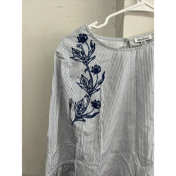 Dizzy Lissy Women's Long Sleeve Flower Button up Shirt LIGHT BLUE SIZE S - Picture 4 of 10